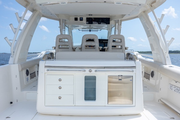 2017 Boston Whaler 42