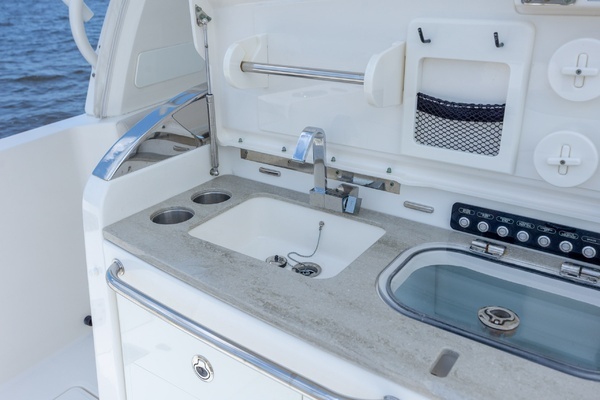 2017 Boston Whaler 42
