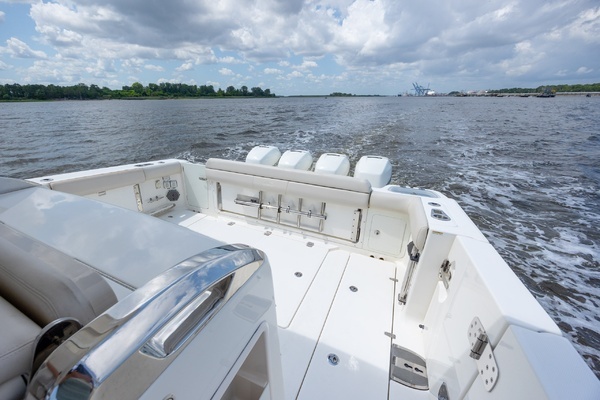 2017 Boston Whaler 42