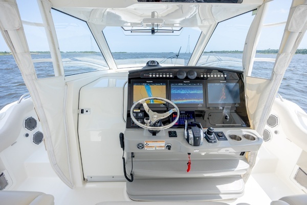 2017 Boston Whaler 42