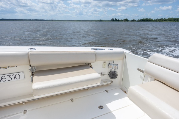 2017 Boston Whaler 42