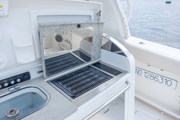 2017 Boston Whaler 42