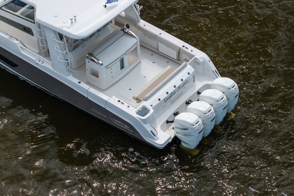 2017 Boston Whaler 42