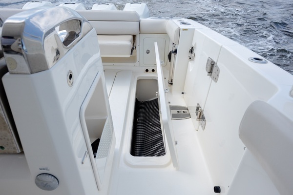 2017 Boston Whaler 42