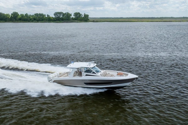 2017 Boston Whaler 42