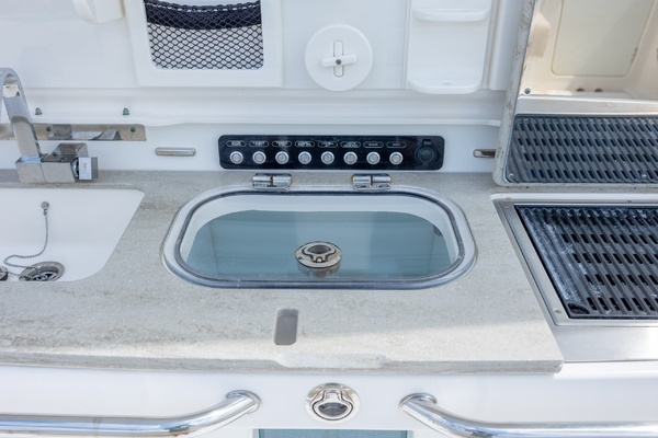 2017 Boston Whaler 42