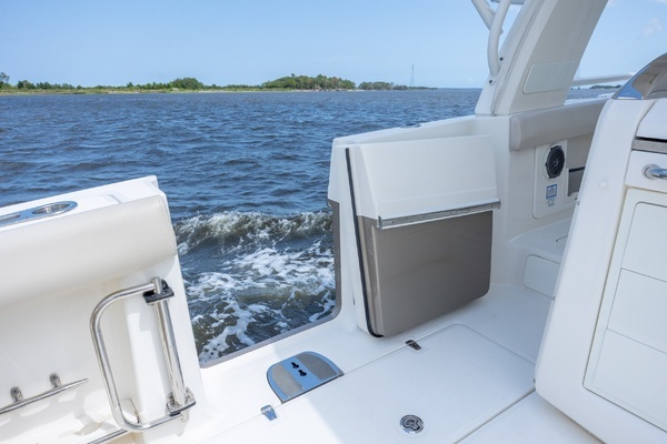2017 Boston Whaler 42
