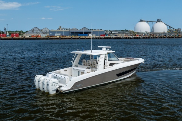 2017 Boston Whaler 42
