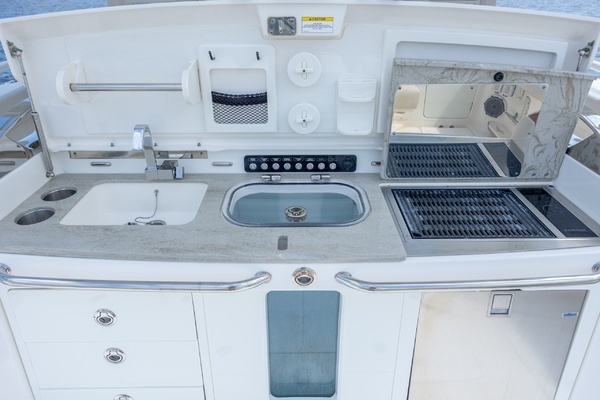 2017 Boston Whaler 42