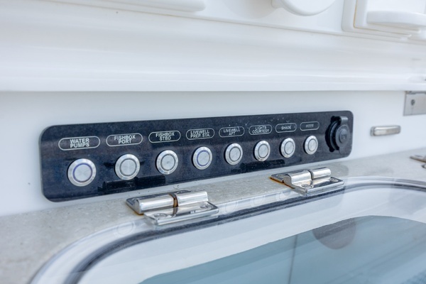 2017 Boston Whaler 42