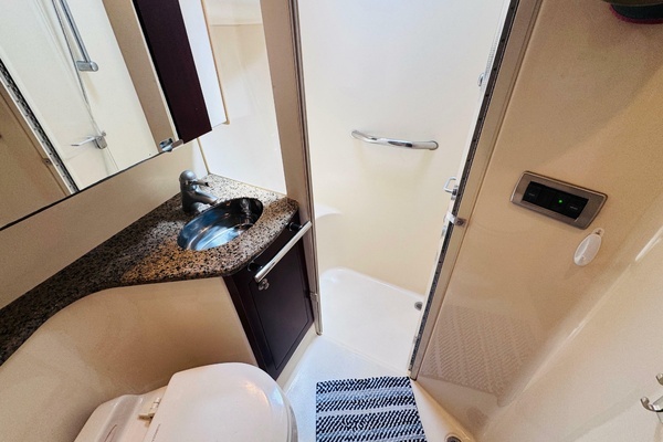 2006 Sea Ray 44
