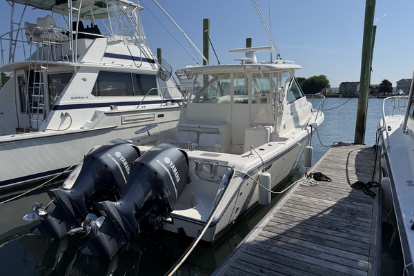 Debra Ann 34ft Pursuit Yacht For Sale