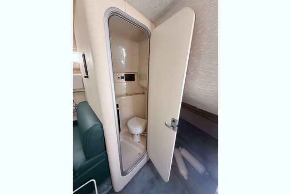 27ft Wellcraft Yacht For Sale