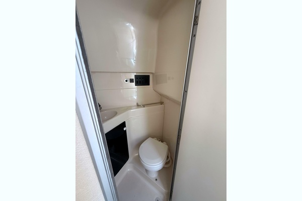 27ft Wellcraft Yacht For Sale