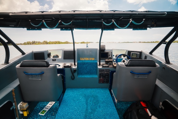 27ft Interceptor Yacht For Sale