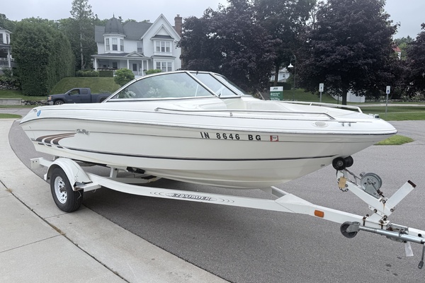 18ft Sea Ray Yacht For Sale