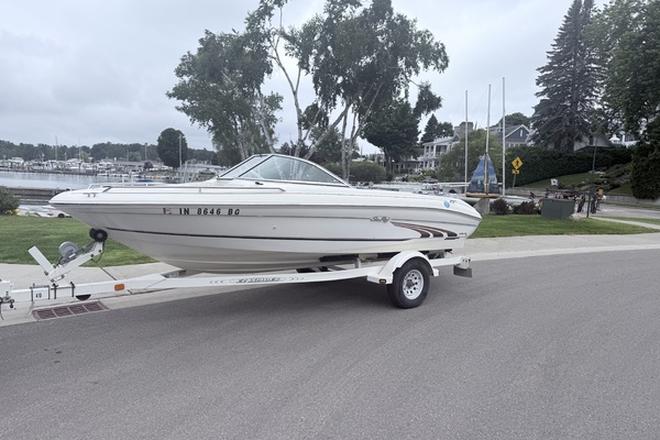 18ft Sea Ray Yacht For Sale