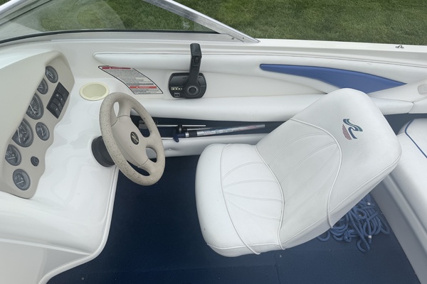 18ft Sea Ray Yacht For Sale