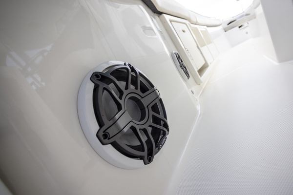 2023 Boston Whaler 36