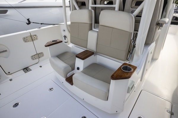 2023 Boston Whaler 36