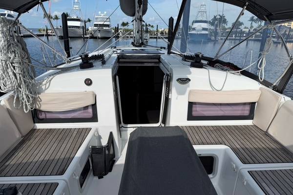 FAR NIENTE 43ft Jeanneau Yacht For Sale