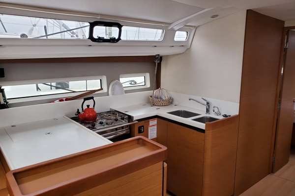 FAR NIENTE 43ft Jeanneau Yacht For Sale