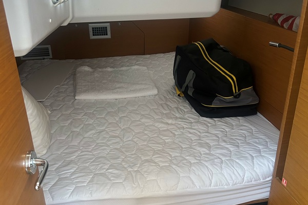 FAR NIENTE 43ft Jeanneau Yacht For Sale