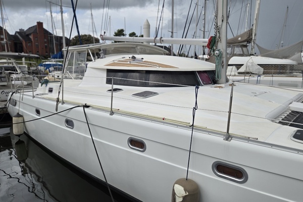 Photo of the 1996 Fountaine Pajot Venezia 42