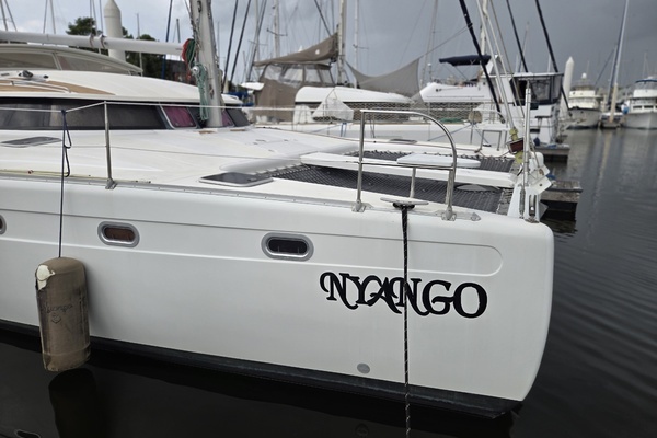 Photo of the 1996 Fountaine Pajot Venezia 42