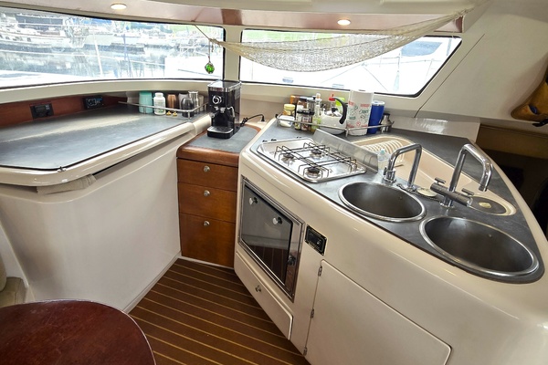 42ft Fountaine Pajot Yacht For Sale