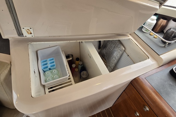 42ft Fountaine Pajot Yacht For Sale
