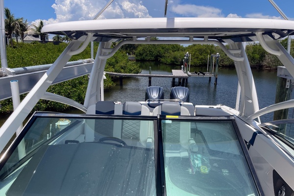 28ft Chaparral Yacht For Sale