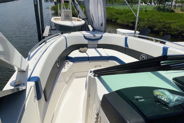 28ft Chaparral Yacht For Sale