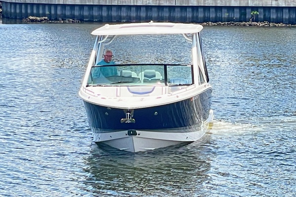 28ft Chaparral Yacht For Sale