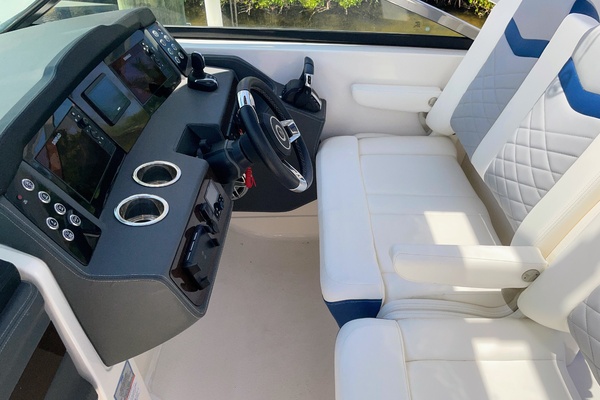 28ft Chaparral Yacht For Sale