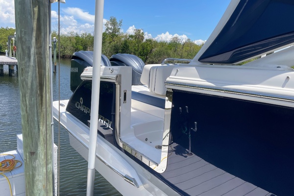 28ft Chaparral Yacht For Sale