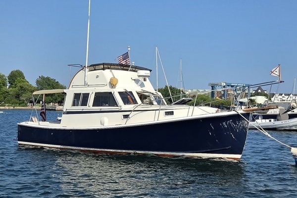 30-ft-Wilbur-1987-Flybridge Cruiser-VICTORY Newport Rhode Island United States  yacht for sale
