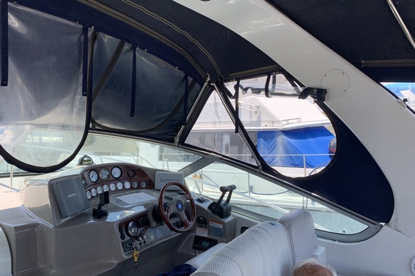 GEORGIE GIRL 32ft Four Winns Yacht For Sale