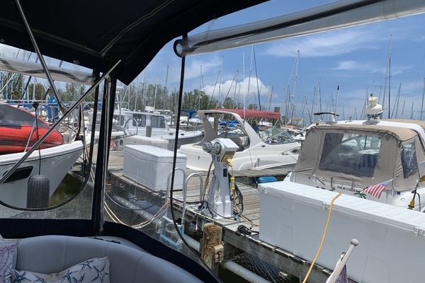GEORGIE GIRL 32ft Four Winns Yacht For Sale