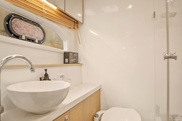 Little Lebowski 44ft Aquila Yacht For Sale