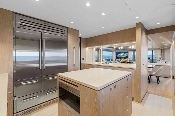 THE ROCK 100ft Horizon Yacht For Sale