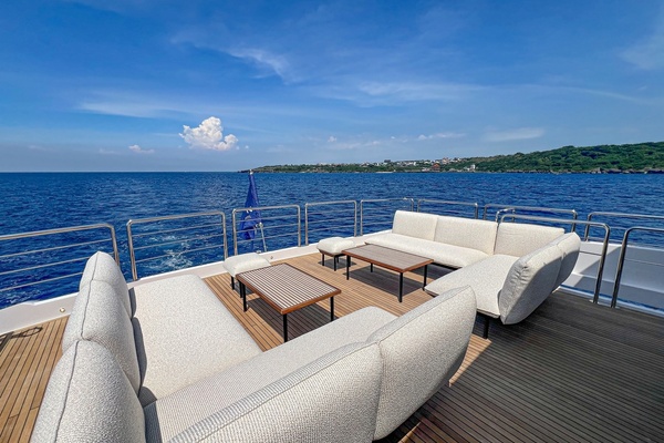 THE ROCK 100ft Horizon Yacht For Sale
