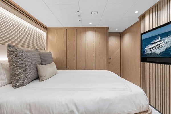 THE ROCK 100ft Horizon Yacht For Sale