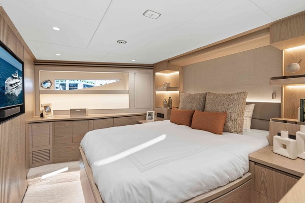 THE ROCK 100ft Horizon Yacht For Sale