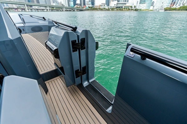 2024 Vanquish Yachts 57