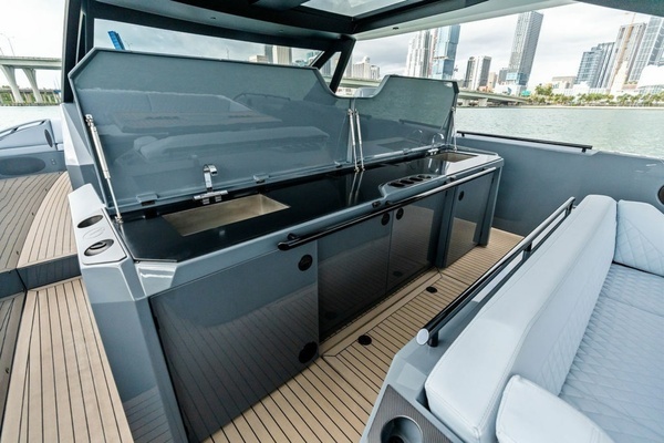 2024 Vanquish Yachts 57