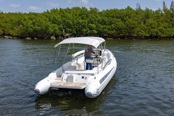 25ft Novurania Yacht For Sale