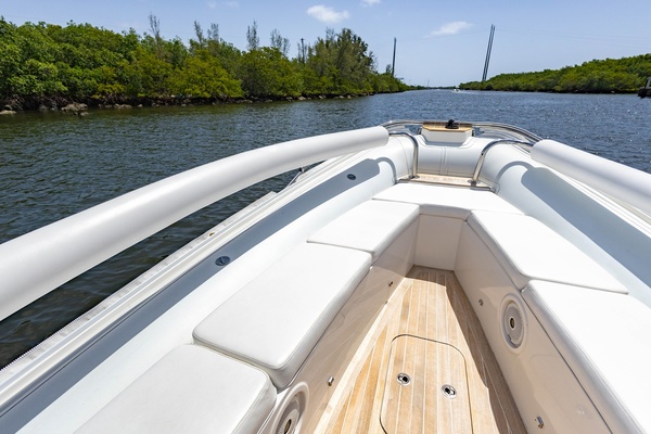 25ft Novurania Yacht For Sale