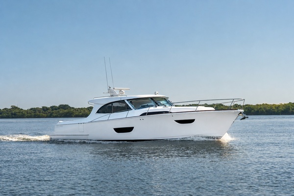 Matterhorn White 50ft ECLIPSE Yacht For Sale
