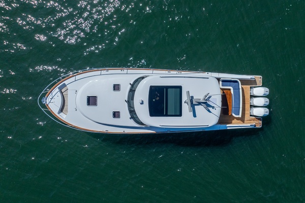 Matterhorn White 50ft ECLIPSE Yacht For Sale
